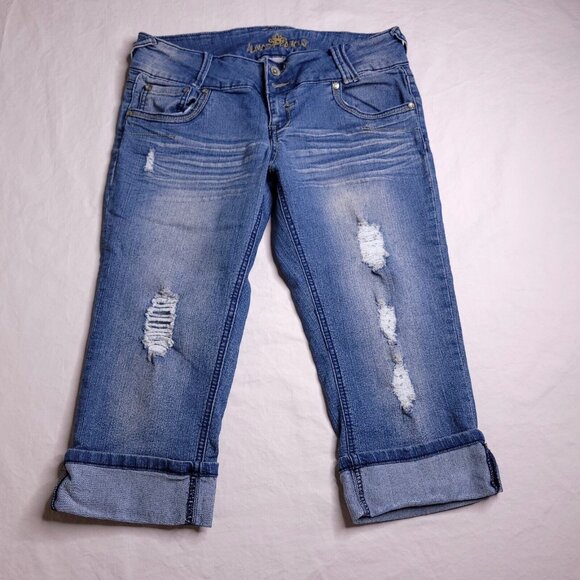 Almost Famous Womens Capri Jeans Cuffed Crop 11 Destroyed Stretch Junior - Picture 2 of 5